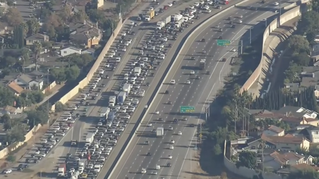 Northbound Highway 101 lanes in San Jose blocked by overturned vehicle — CBS Bay Area (KPIX), Napa Community news