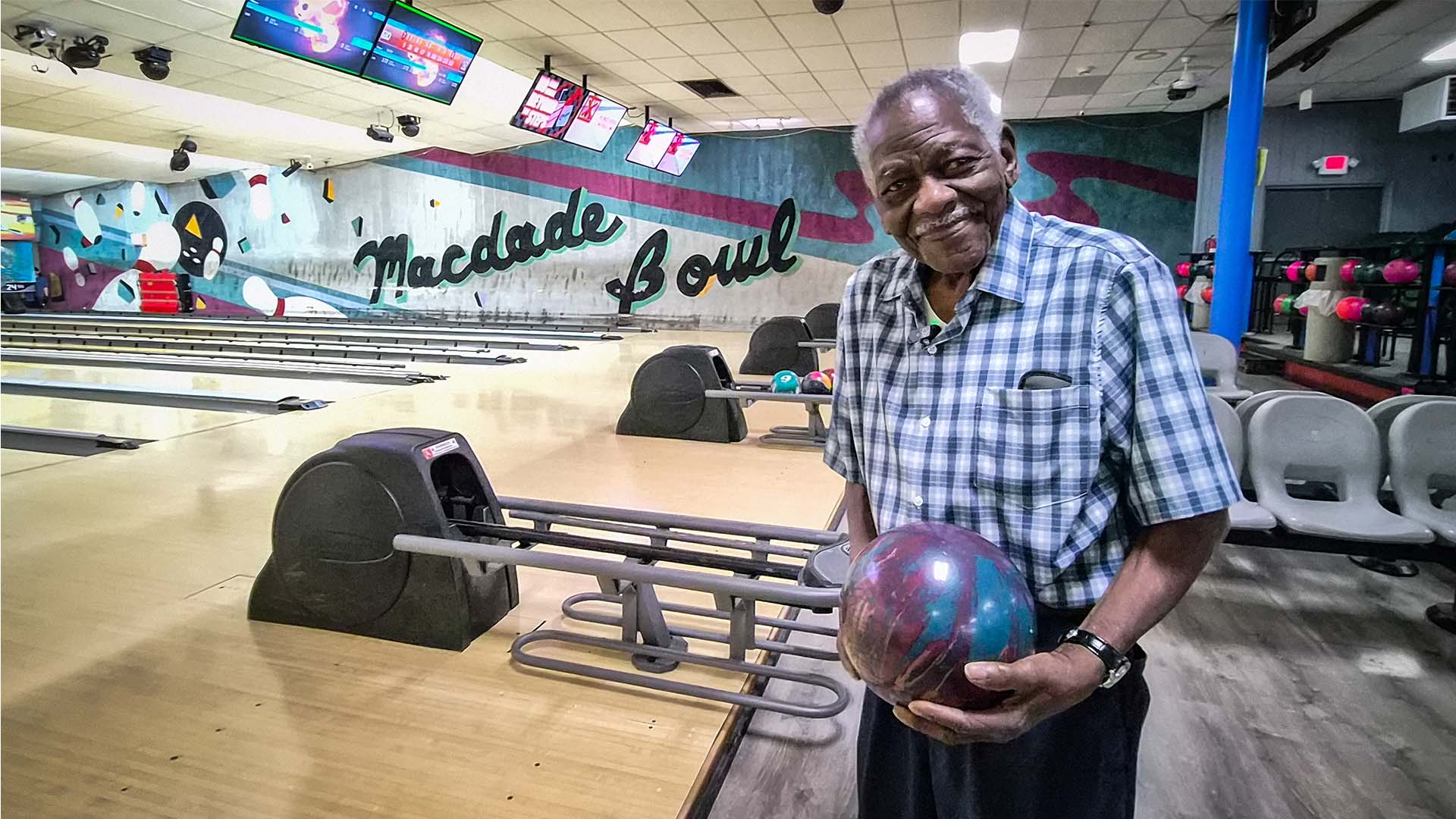 100-year-old bowler still throws strikes in Delaware County, Pennsylvania 
       — ABC 7 Bay Area, Napa Community news