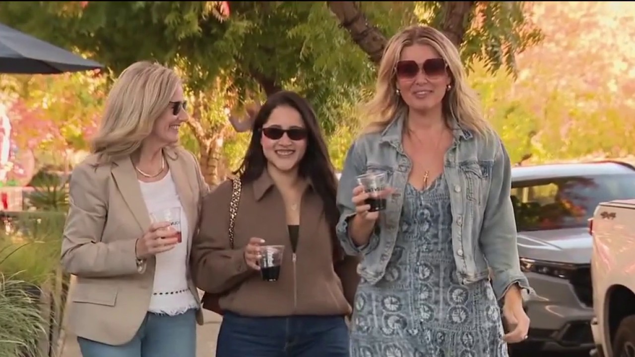 Yountville launches Napa Valley's first open-container entertainment zone — KTVU FOX 2 Bay Area, Napa Community news