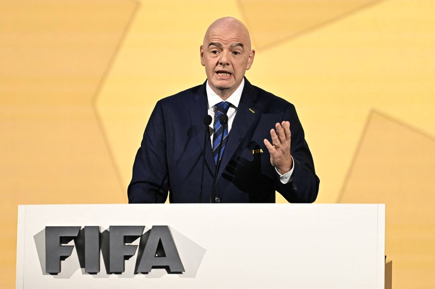  Gianni Infantino apologizes for mistakes as England and Germany question leadership  — Japan Times